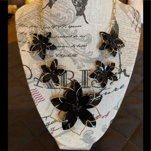 Fun Nine West Statement Matching Gold and Black Necklace and Earrings. - Picture 2 of 6